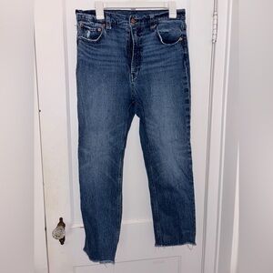 GAP Women’s Cheeky Straight Sky High Jeans